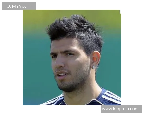 揭秘足球明星假发真相谁是场上发型的伪装者