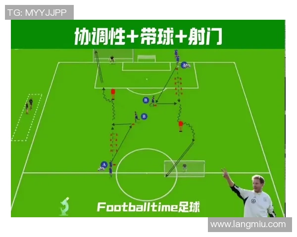 李指导足球的战术解析与训练方法分享助力青少年成长